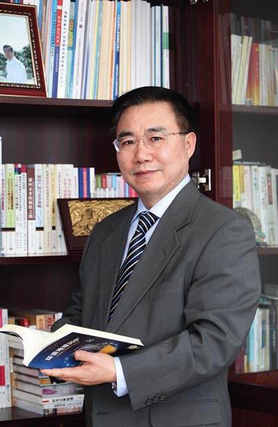全國人大代表、國家知識產(chǎn)權局副局長(cháng)何志敏.jpg